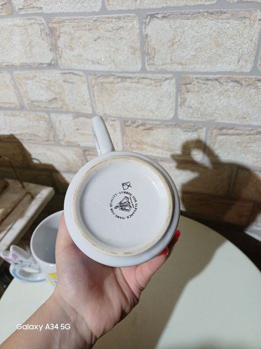 Порцеланови чаши