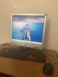 Calculator HP complet, Windows 11, monitor BenQ, tastatură & mouse noi