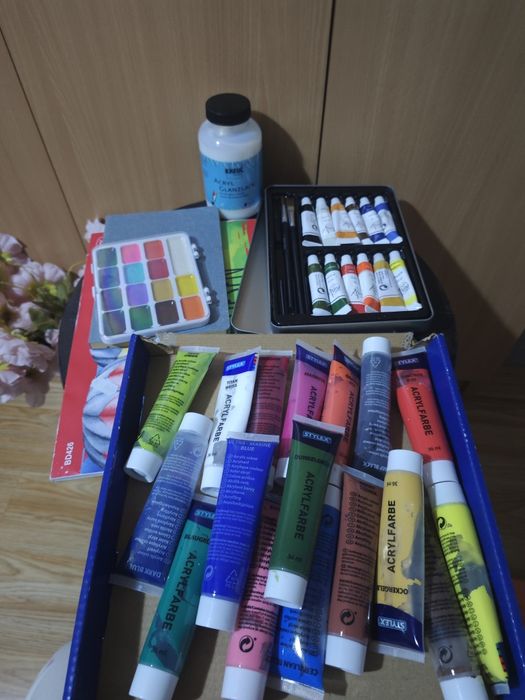 Vopsea acrilica pentru pictură