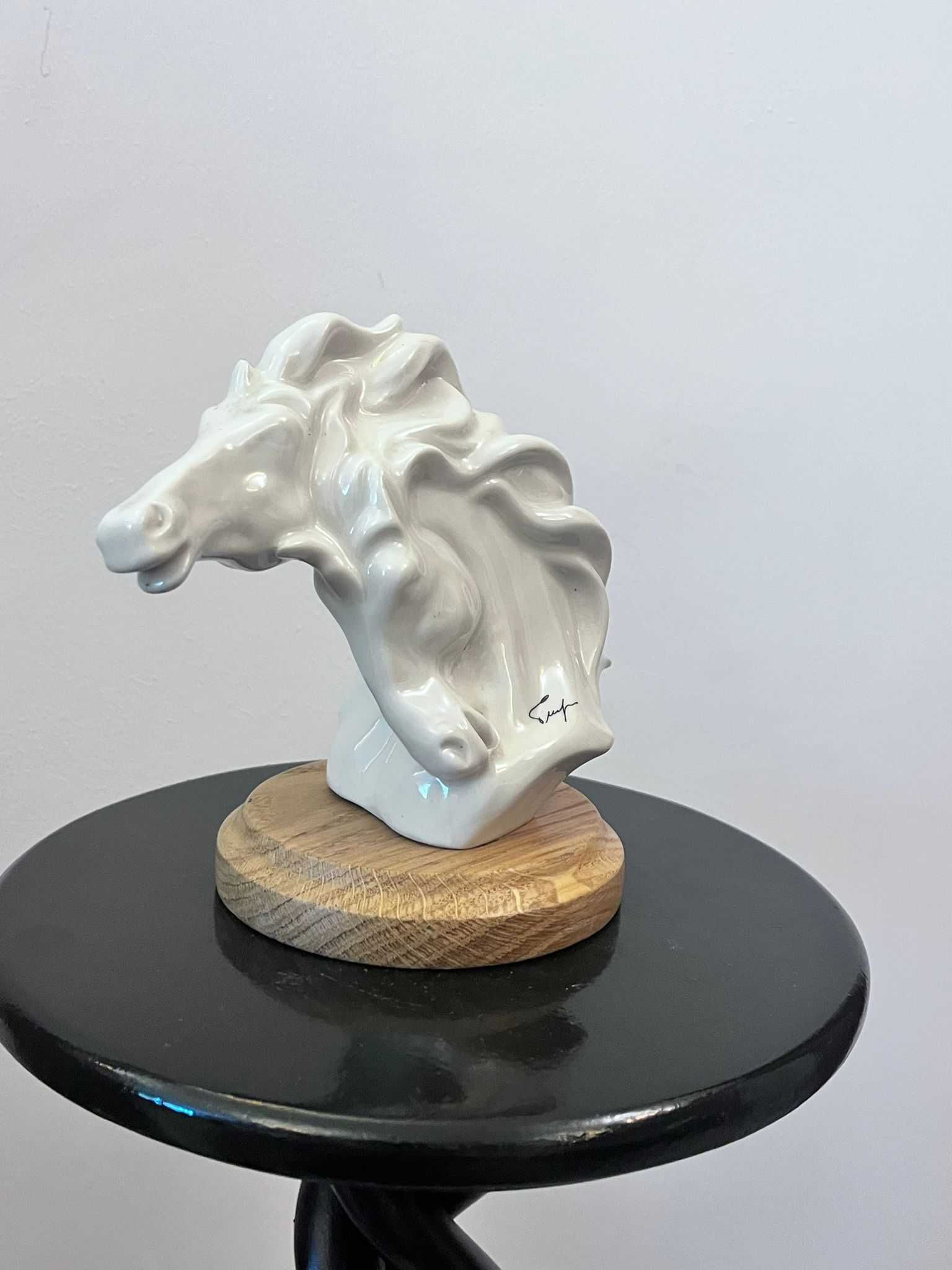Bibelou expresiv portelan semnat Capodimonte statueta bibeloluri
