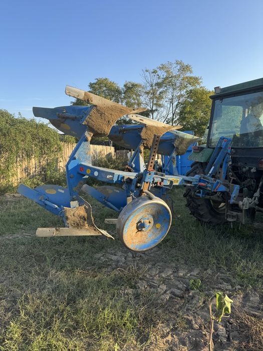 Vând Plug reversibil hidraulic RABEWERk 2+1