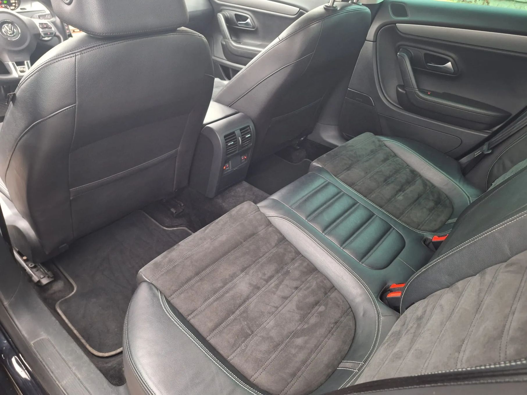 Dezmembrez Volkswagen Passat CC R-line (357) 2.0 TSI CCZB 2011