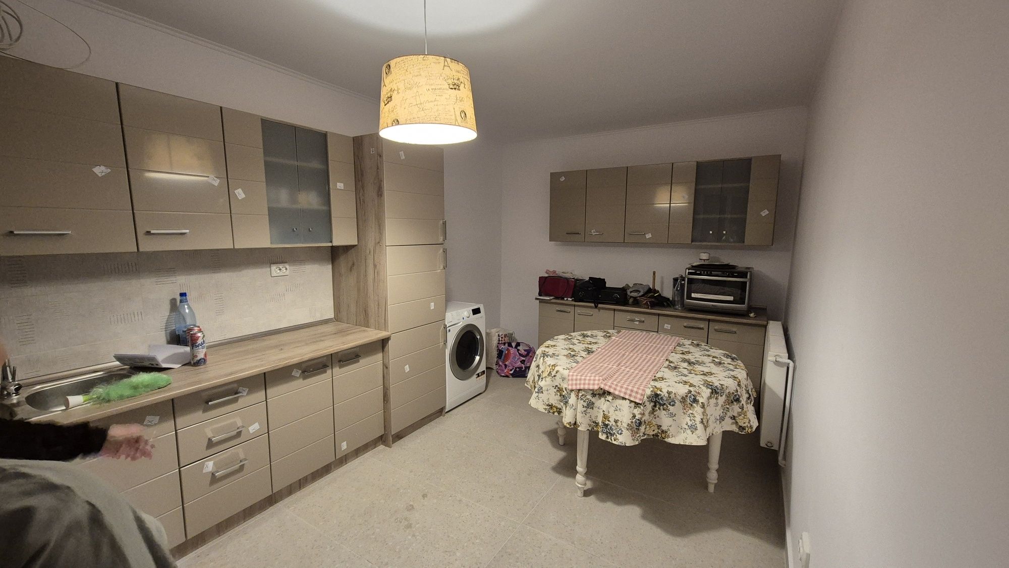 Montez mobilier,parchet,usi interior/exterior,foisoare,voliere.