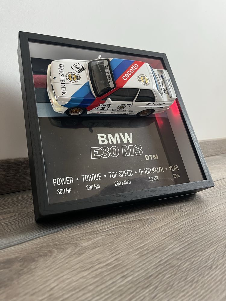 Shadowbox BMW E30 M3 DTM – Ramă cu machetă 1:24