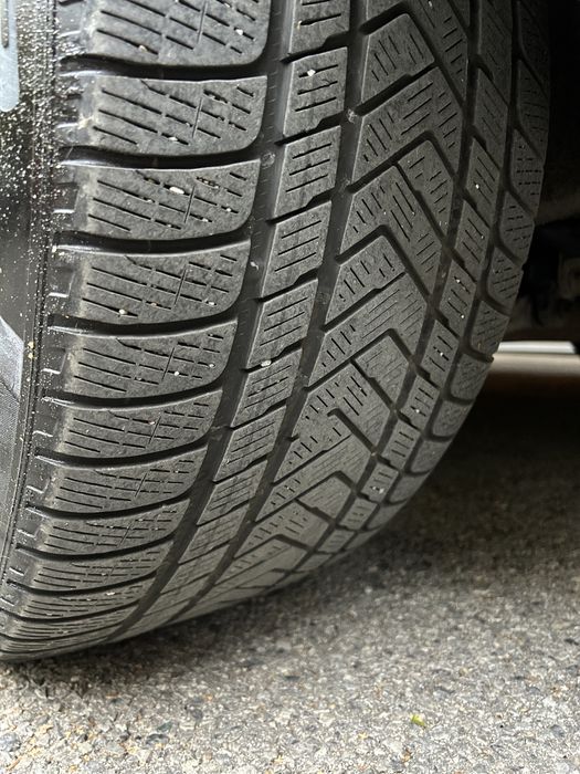 4 бр. зимни гуми PIRELLI SCORPION - 275/45/21 -2бр. и 315/40/21 -2 бр.