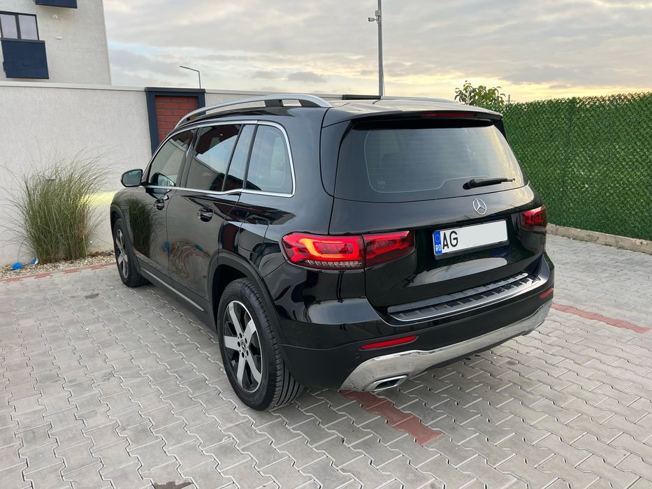 Mercedes GLB 2021 lumini ambientale, lane assist, km reali