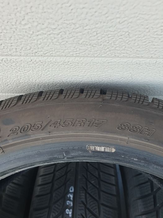 Зимни гуми 4 броя GOODRIDE SW608 205 45 R17 дот 2320