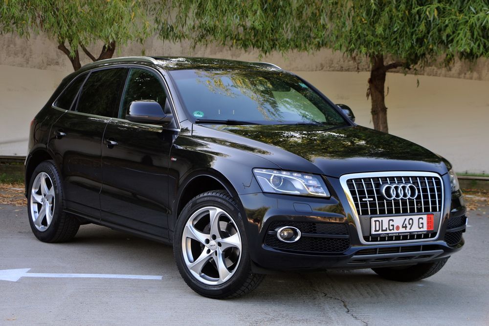 Audi q5/3xsline/panoramic/B&G/exclusiv/istoric