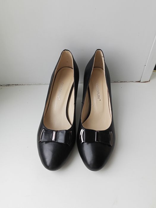 Продам туфли новые