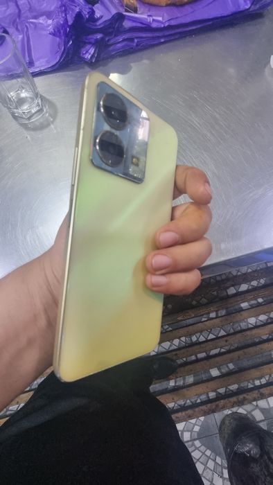Vivo y35 sotiladi volatile yaxwi