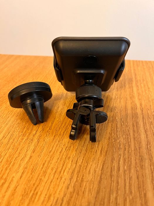 Suport telefon auto universal Celly Vent Plus, Negru