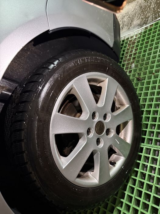 Vand jante cu cauciucuri de iarna