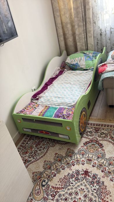 Кровать машинка детская
