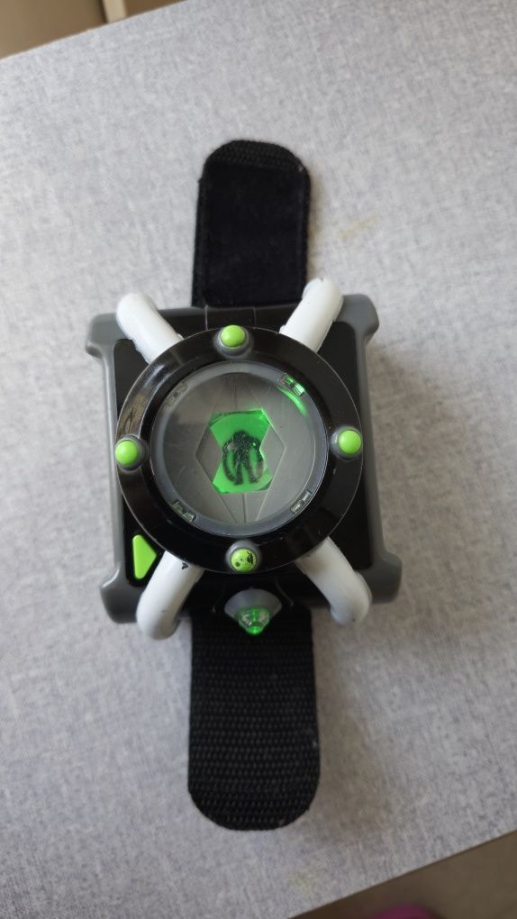BEN 10 Часовник DELUXE OMNITRIX 76931E