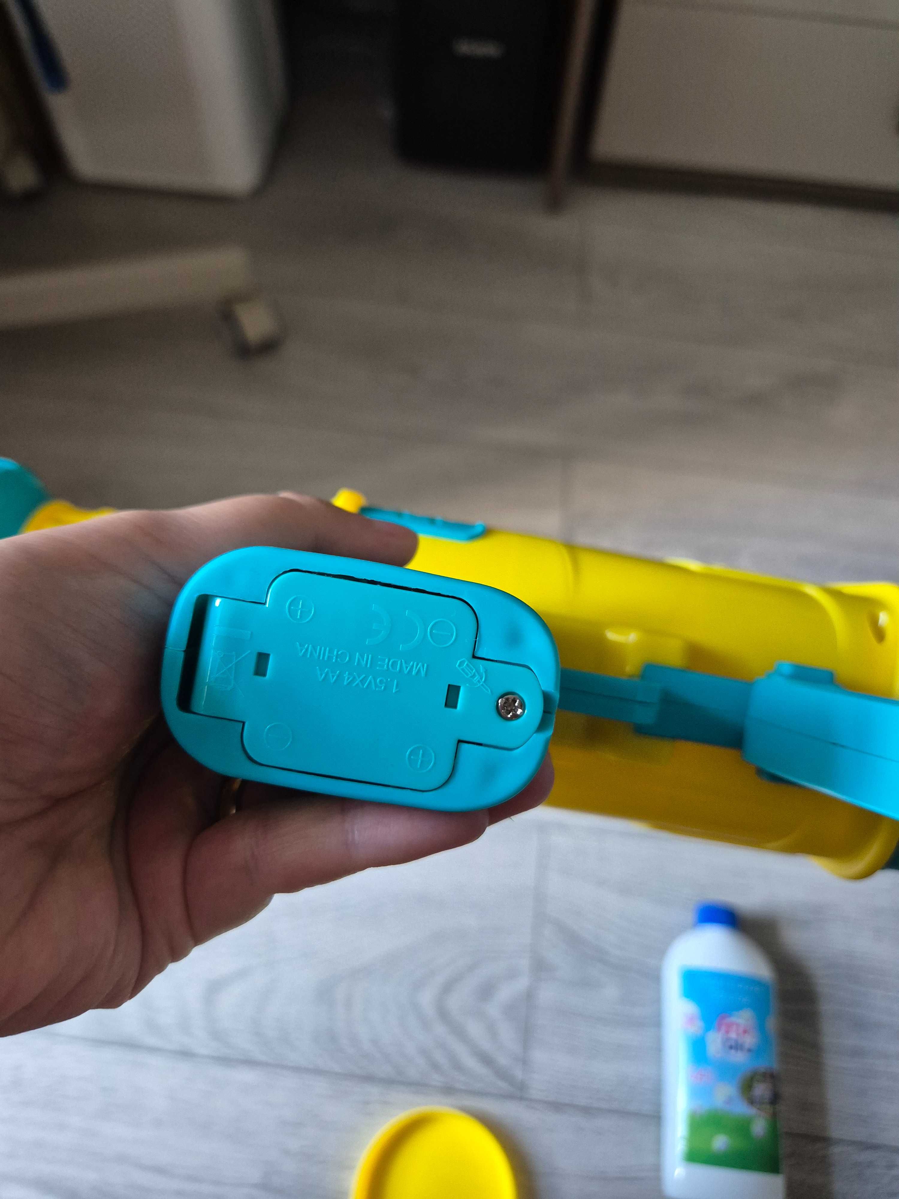Pistol cu baloane