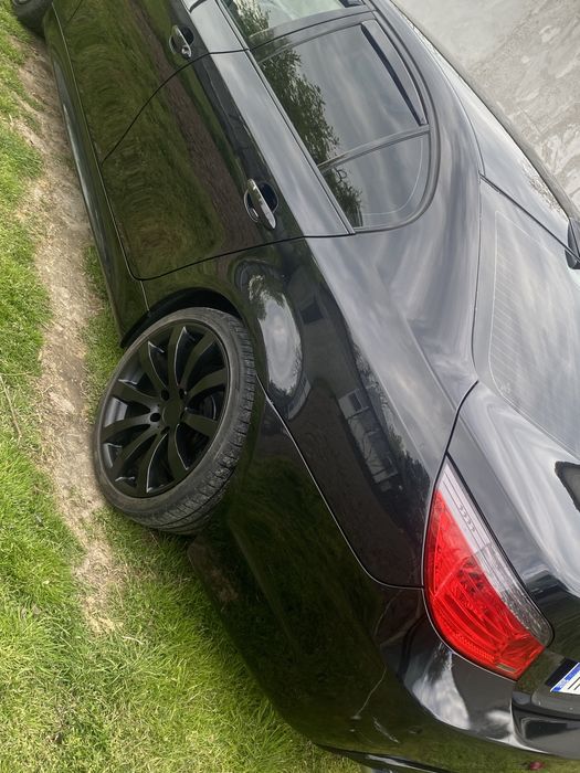 Vând set complet jante + cauciucuri pe 19” – design sport, negru mat