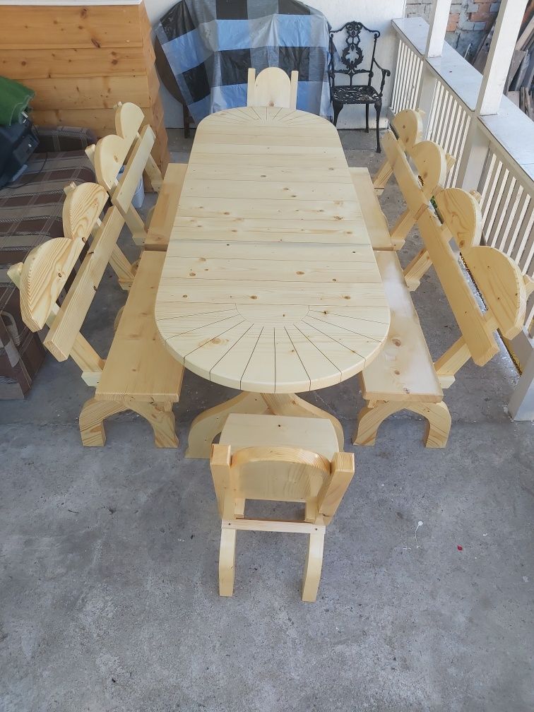 Masa soreanca cu  Bancute si caune . Mobilier rustic . Masa foisor