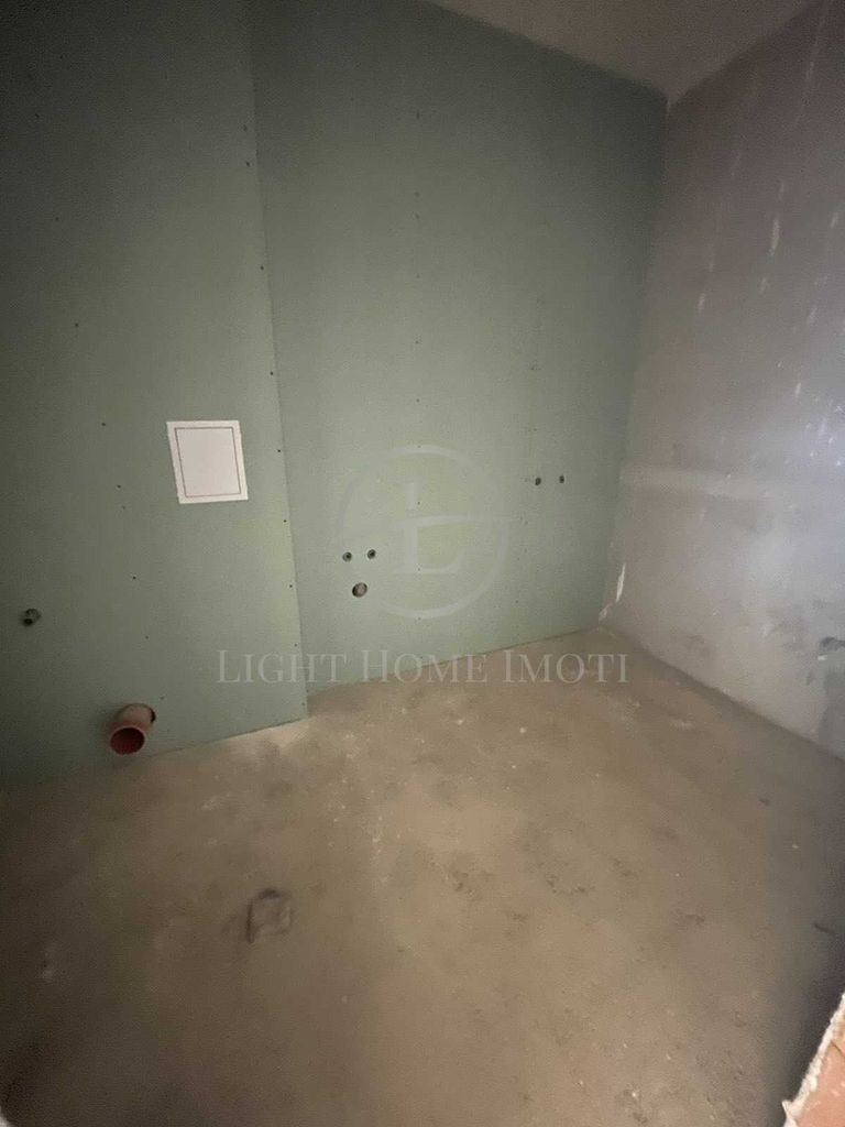 Продава се Двустаен апартамент в Пловдив, Гагарин - 76 кв.м за 1377 €/кв.м - Снимка #8