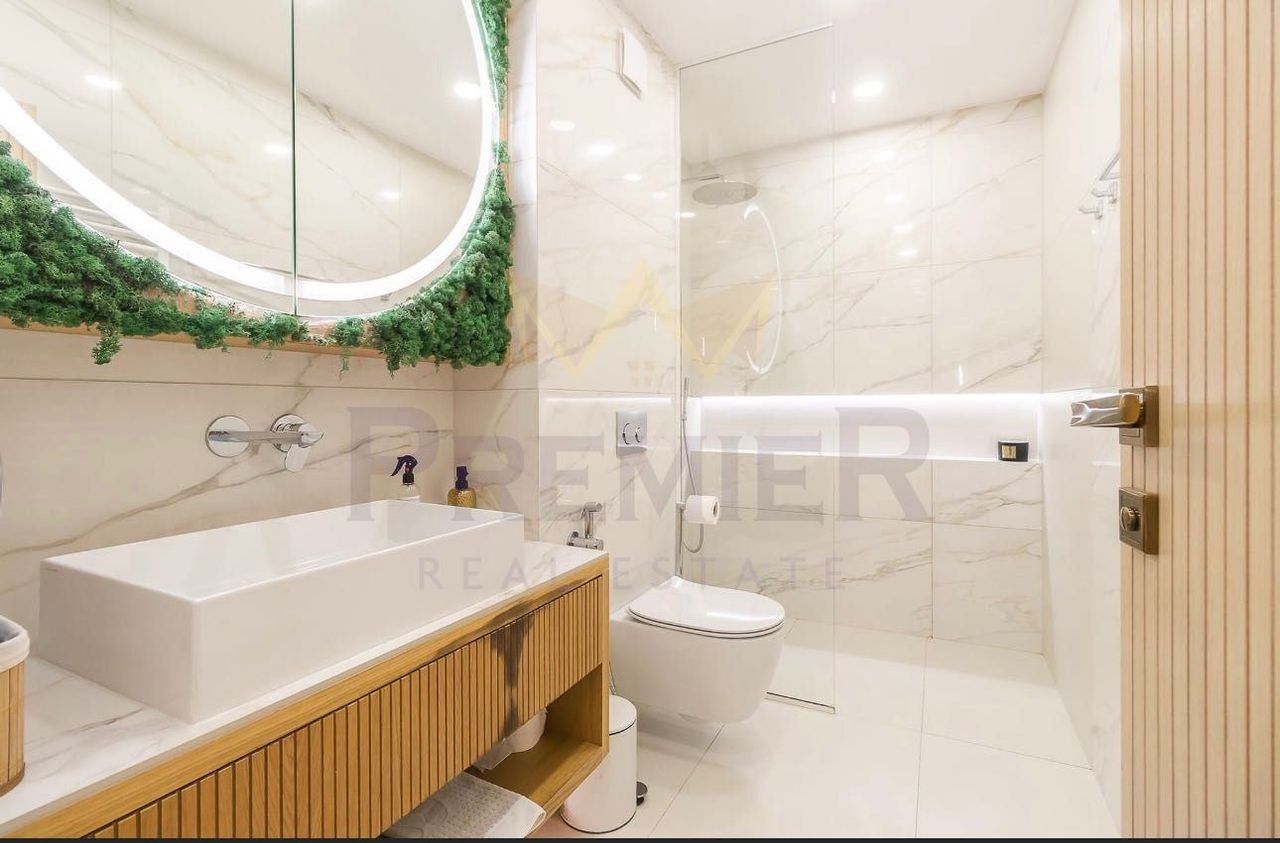Продава се Мезонет в к.к. Св.Св. Константин и Елена - 300 кв.м за 2100 €/кв.м - Снимка #2