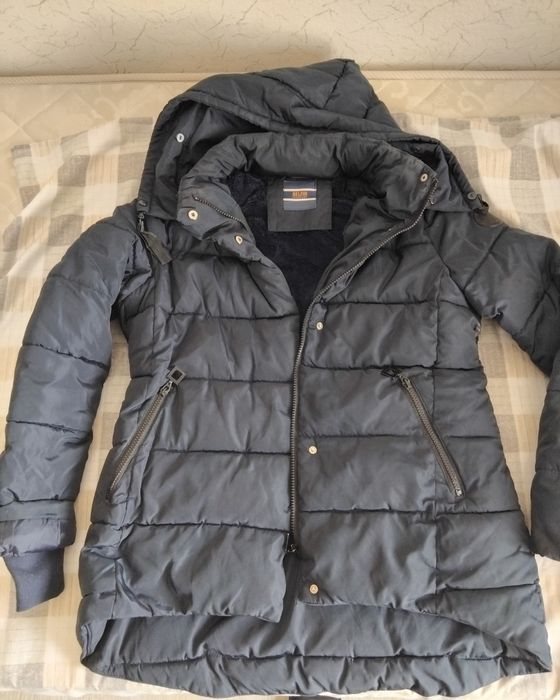 Куртки на девочку. .