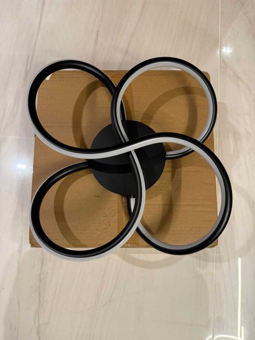 Plafoniera neagra super Noua