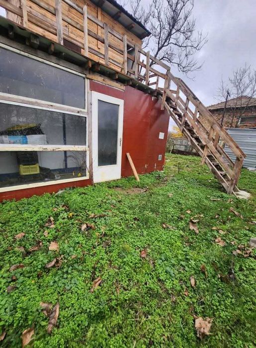 Двуетажна вила в м. ДРАКА