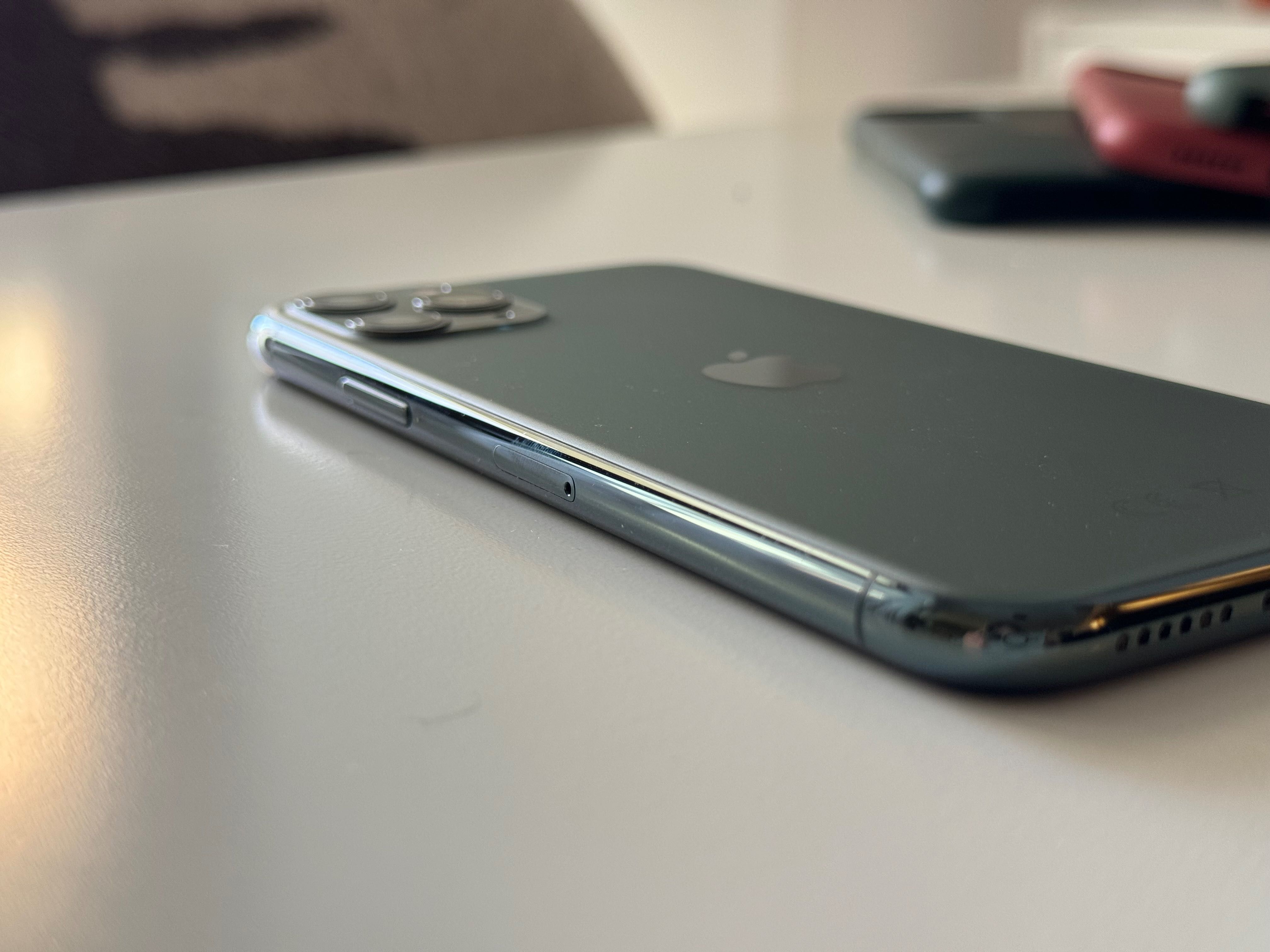 iPhone 11 Pro 256GB, Midnight Green