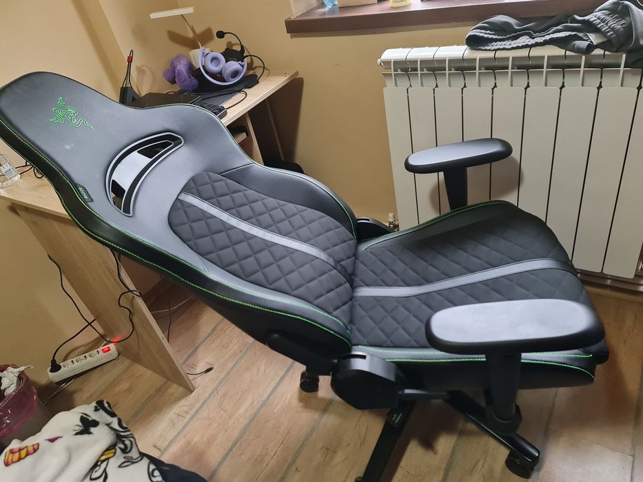 Scaun gaming razer