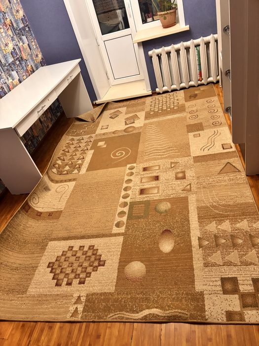 Продам ковер 2х3