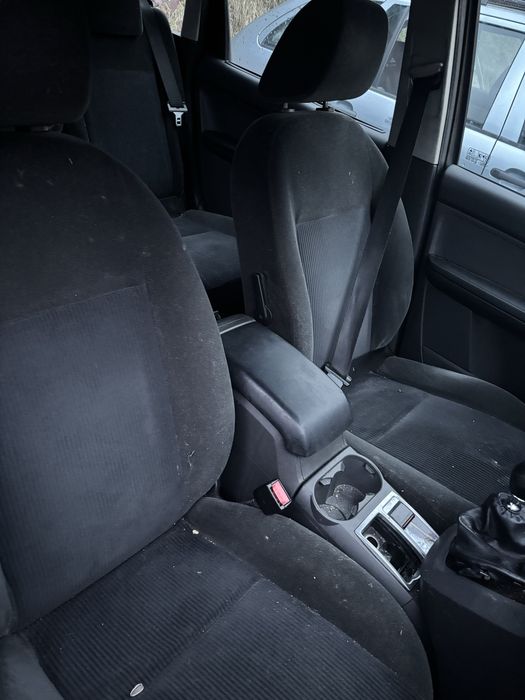 Vand ford focus C Max, motor 1.9 pt detali