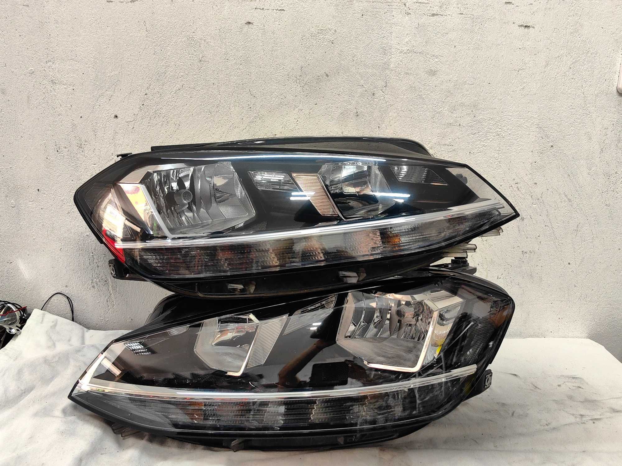 Оригинални фарове  Vw Golf 7 Feis Led