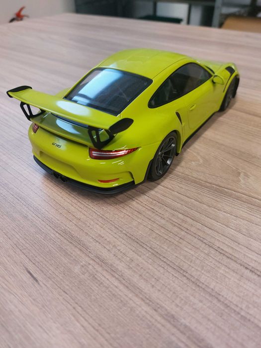 Porsche 911 GT3 RS Green Minichamps 1/18