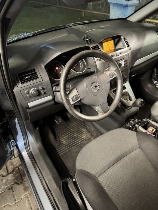 Vand opel zafira b 1.9 locuri sau schimb