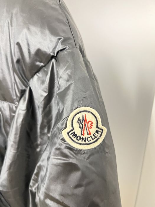 Дамско яке модел 2024.Чисто нови, налични всички размери.По една серия