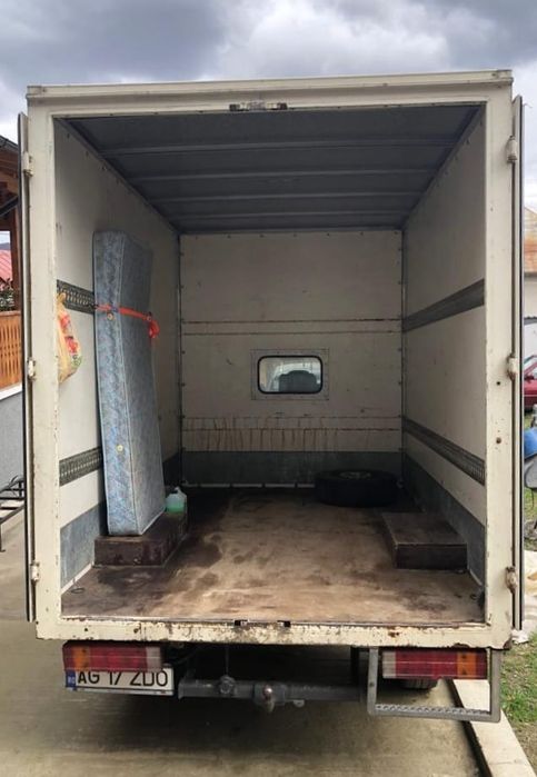 Vând Mercedes-Benz Sprinter, an fabricație 2003, motor 2.2 CDI – 109cp