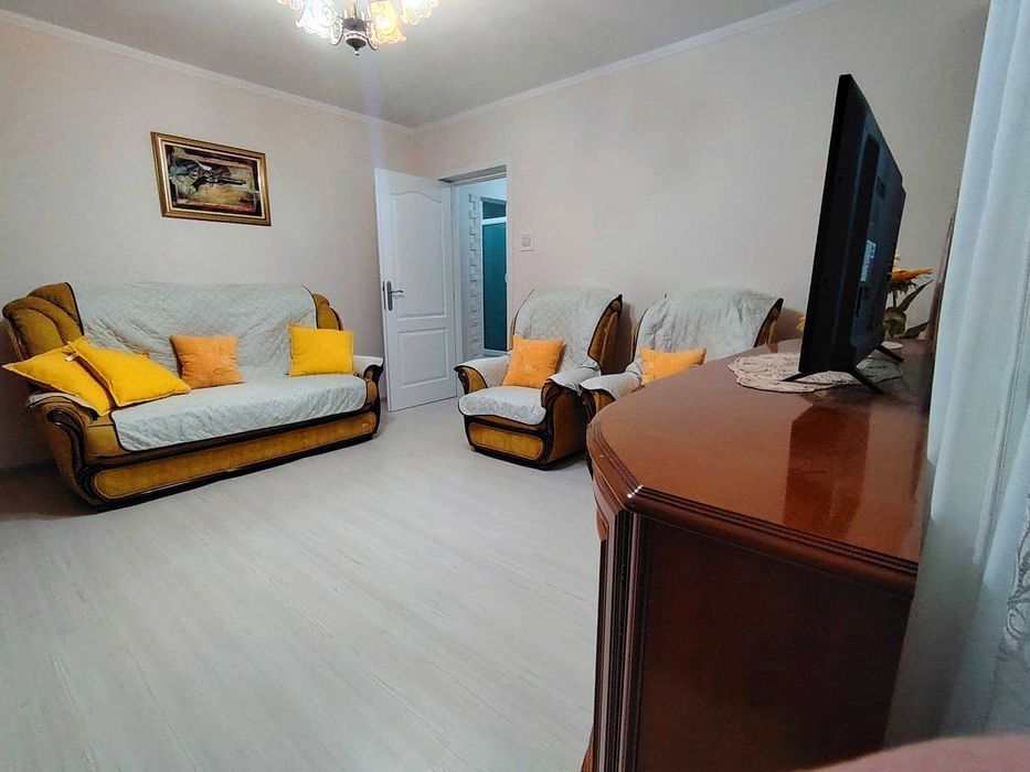 Apartament 3 camere lux,decomandat,etaj 2/4, central