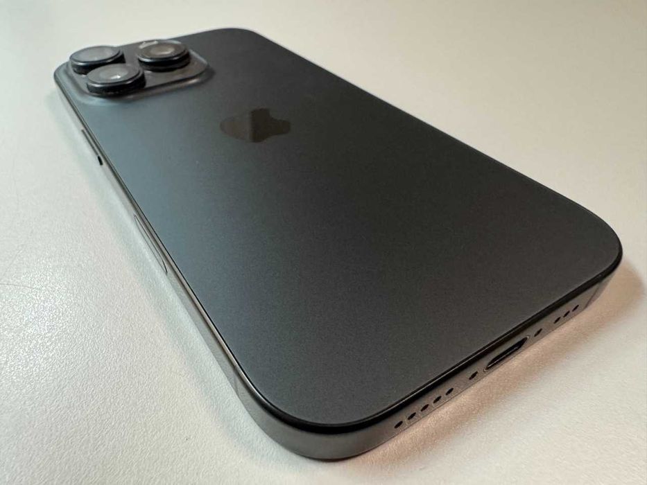  Apple / iPhone 16 Pro / 256 Gb / Black Titanium / 92% Acumulator