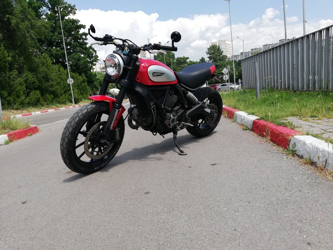 Ducati Scrambler Icon Red 800