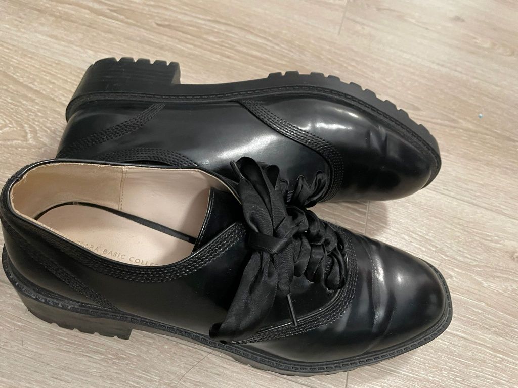 Pantofi de lac, mărimea 38, Zara