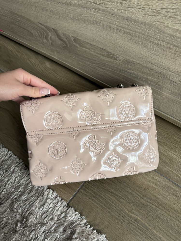 Чанта през рамо Guess като нова