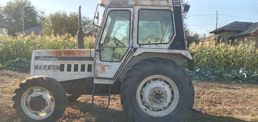 Tractor lamborghini 754