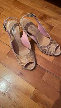 Sandale de piele pentru femei