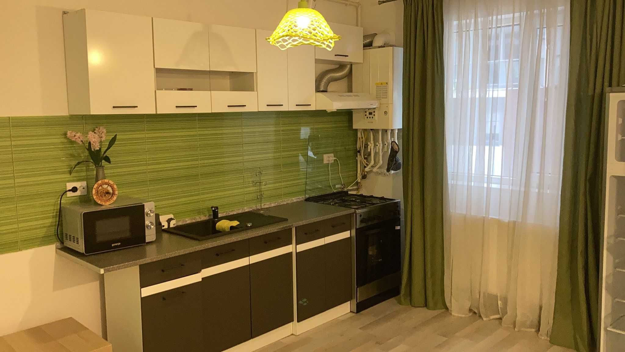 Inchiriez apartament 2 camere cu loc de parcare Bulevardul Metalurgiei