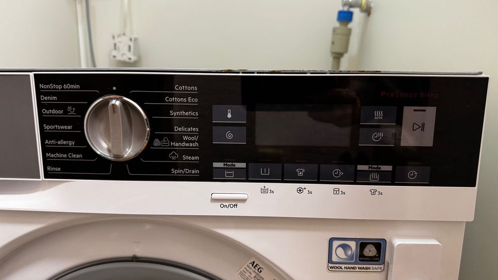 Комбинирана Пералня със сушилня за вграждане AEG-АЕГ 8/4 кг 1600 об/м