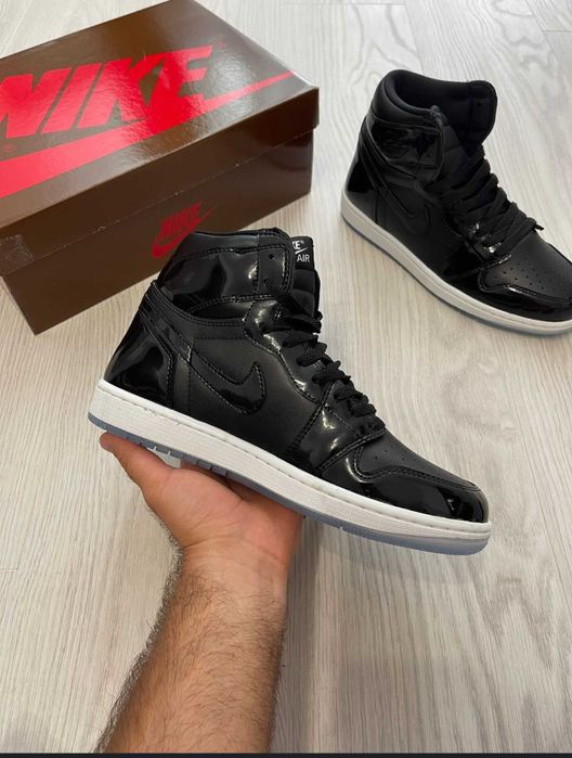 Jordan 1 Noi cu eticheta