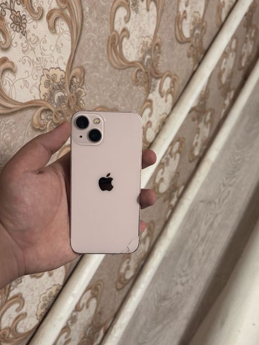 Продам iPhone 13 в хорошем состоянии