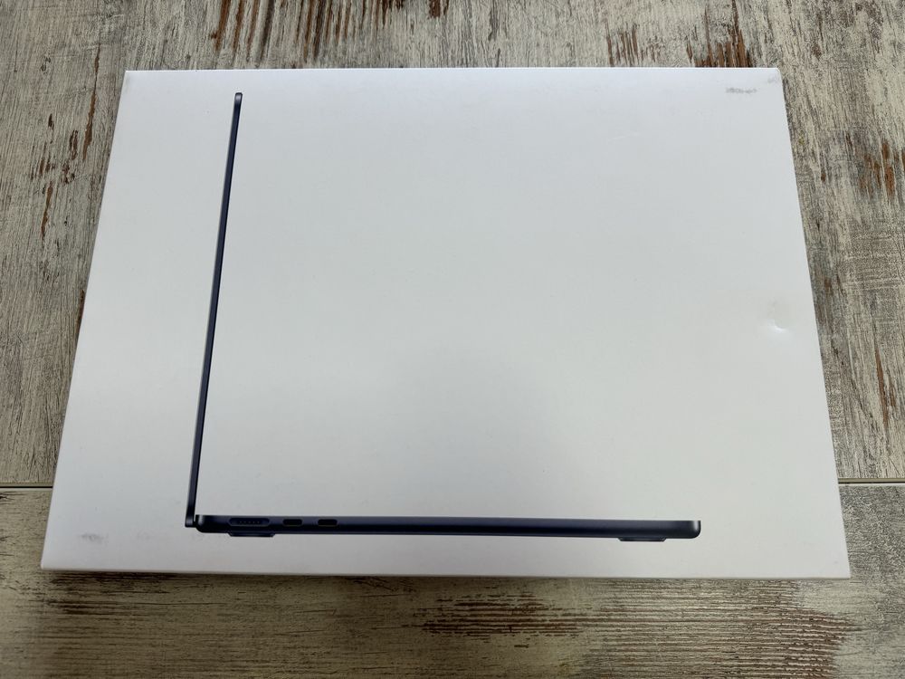 Macbook air 13” 2024 8GB 512SSD sigilat