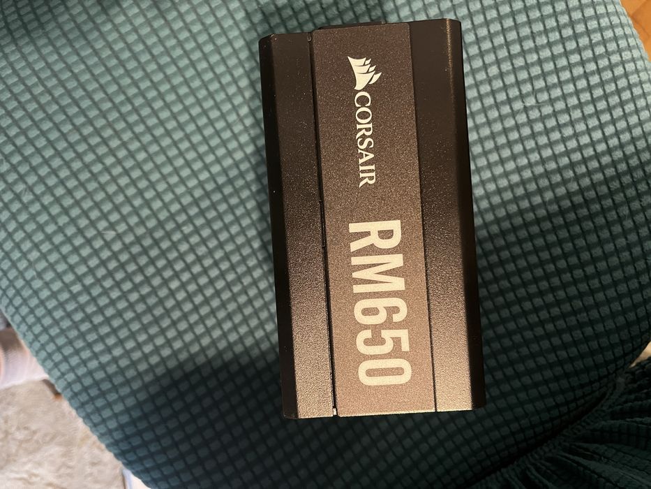 Sursa Corsair RM650