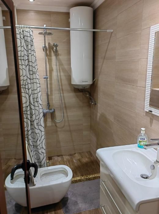 Дава се под наем Тристаен апартамент в Пловдив, Прослав - 150 кв.м за 425 € - Снимка #7