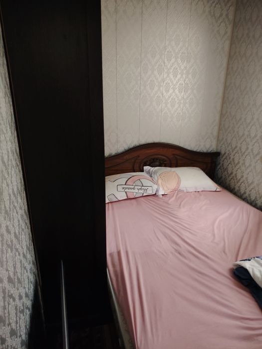 Уй сотилади 2 хона 3 она килинган. Продаётся квартира.